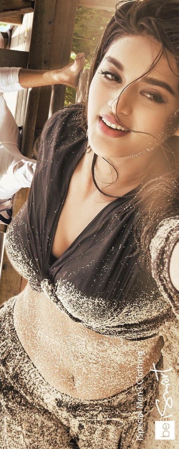 Nidhhi Agerwal Hot Cute Pictures 7 Nidhhi Agerwal Photos