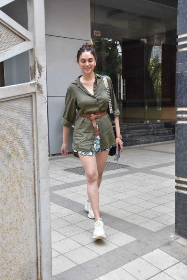 Aditi Rao Hydari Photos Hd Latest Images Pictures Stills Of Aditi Rao Hydari Filmibeat In a world full of kardashians, be an audrey bit.ly/36z6szq). aditi rao hydari photos hd latest