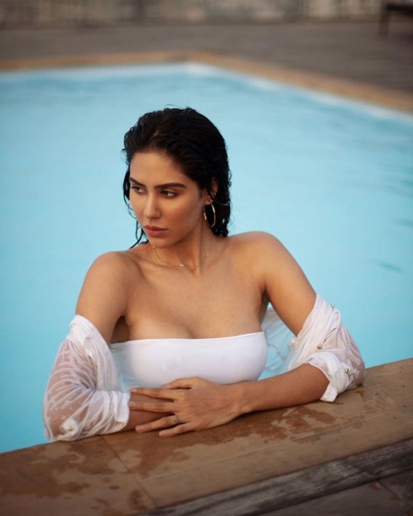 Sonam Bajwa Photos