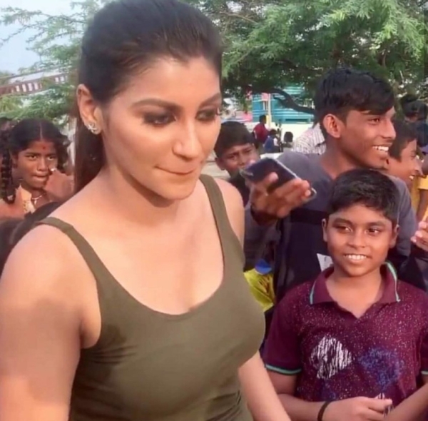 Yashika Aannand Photos