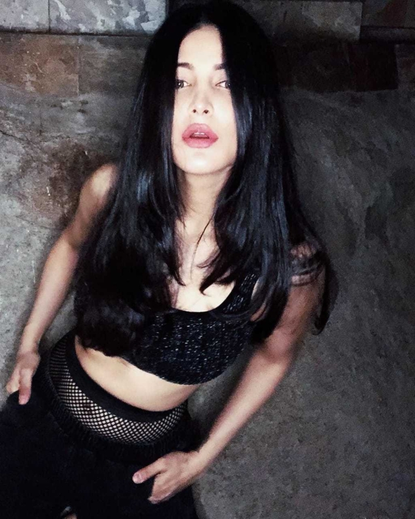Shruti Haasan Photos IMAGES, GIF, ANIMATED GIF, WALLPAPER, STICKER FOR WHATSAPP & FACEBOOK