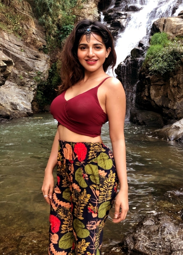 iswarya-menon_15935920311.jpg