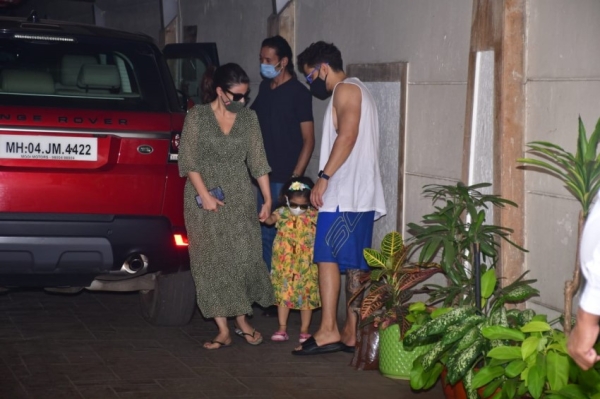 Soha Ali Khan & Kunal Kemmu snapped with daughter at ...