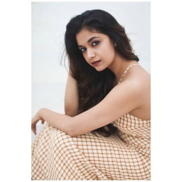 keerthi suresh hot latest keerthi suresh hot latest