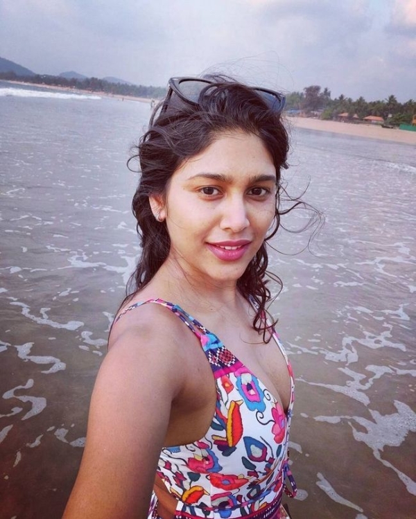 Manisha Yadav Photos [HD]: Latest Images, Pictures, Stills of Manisha Yadav  - FilmiBeat