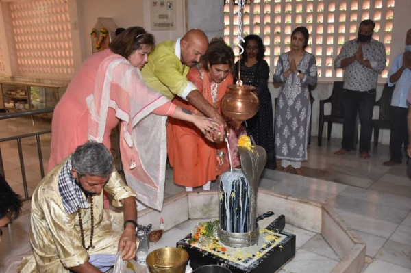 Rakesh Roshan With Family at Shivaratri Pooja 2021 Photos FilmiBeat