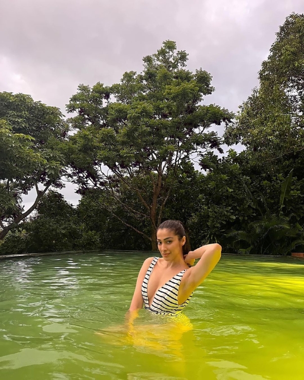 Indian Actress Sizzling Photos Indian Actress Sizzling Photos