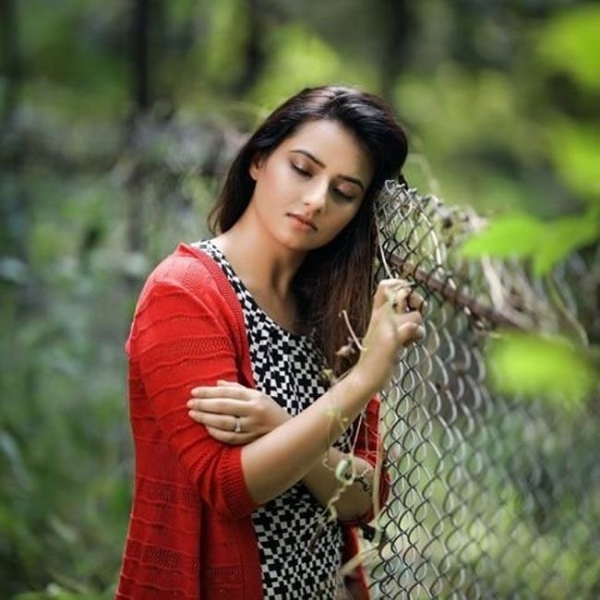 Isha Chawla Photos Isha Chawla Photos