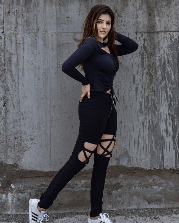 actress-athulya-ravi-glamour-stills_1628