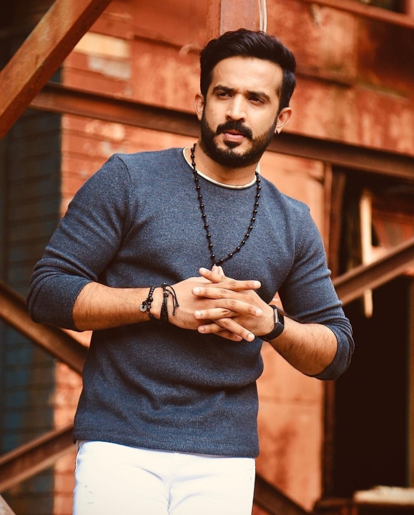 Anchor Ravi Photos [HD]: Latest Images, Pictures, Stills of Anchor Ravi ...