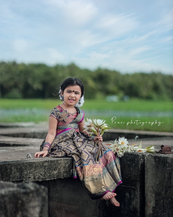 Famous Child Artist Vriddhi Vishal New Stunning Stills പുതിയ ലുക്കി