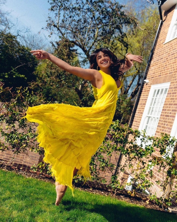 Look Inside Priyanka Chopra And Nick Jonas's Luxurious London Home Photos Look Inside Priyanka Chopra And Nick Jonas's Luxurious London Home Photos