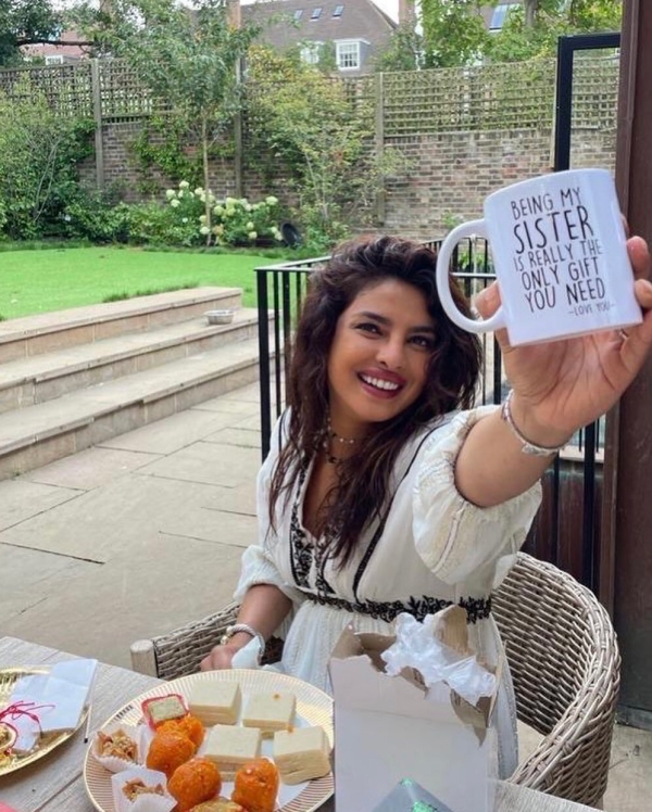 Look Inside Priyanka Chopra And Nick Jonas's Luxurious London Home Photos Look Inside Priyanka Chopra And Nick Jonas's Luxurious London Home Photos