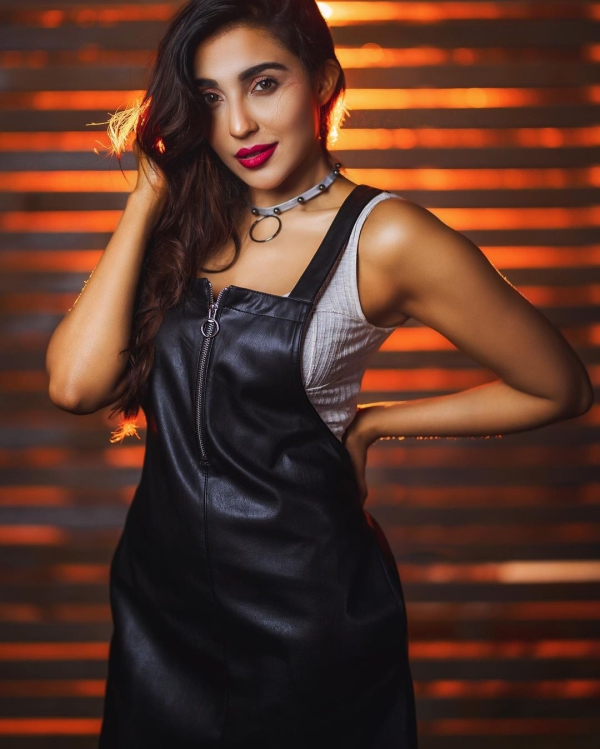 Parvatii Nair Photos Parvatii Nair Photos
