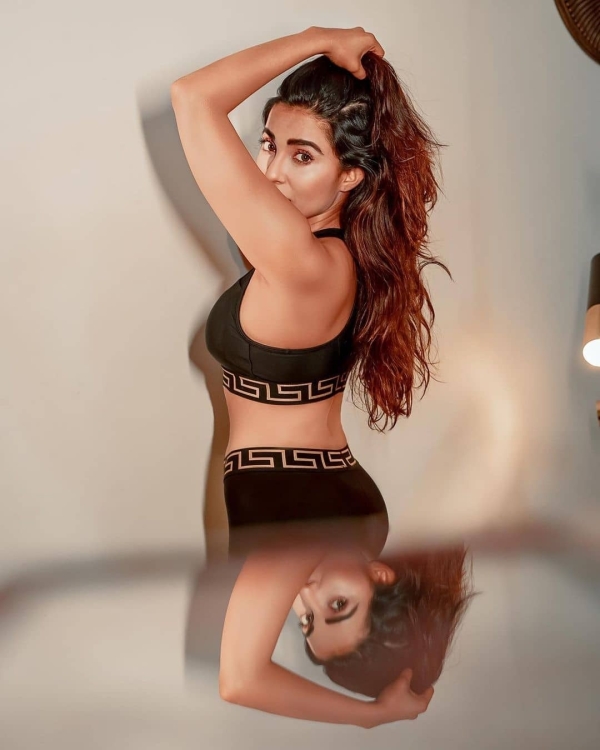 Parvatii Nair Photos Parvatii Nair Photos