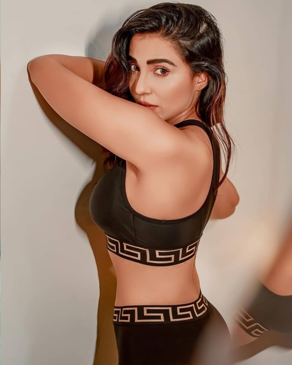 Parvatii Nair Photos Parvatii Nair Photos