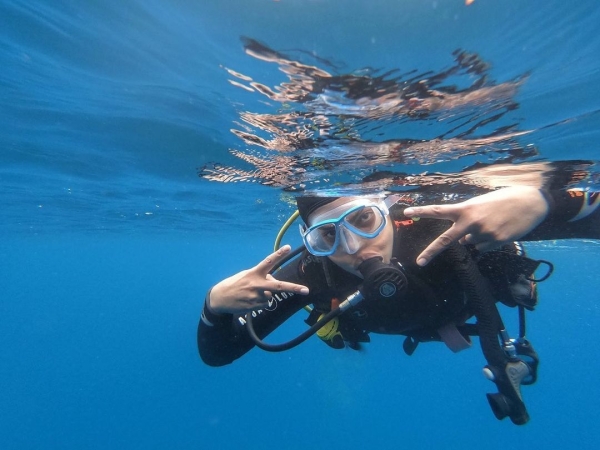 Priyanka Chopra enjoys scuba diving in Spain Photos Priyanka Chopra enjoys scuba diving in Spain Photos