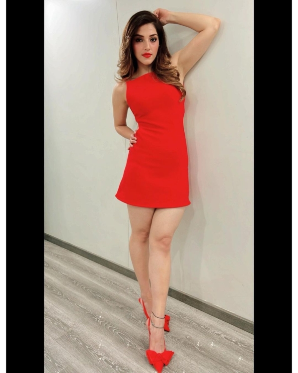 Mehreen Pirzada Photos Mehreen Pirzada Photos