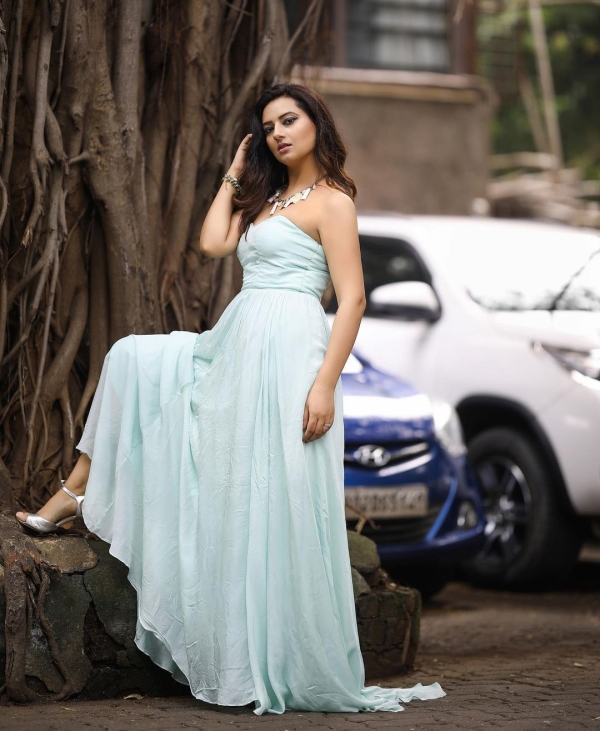 Isha Chawla Photos Isha Chawla Photos