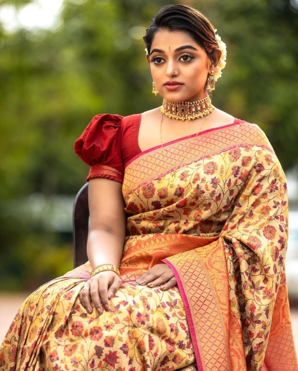 Malayalam Anchor Meera In Comedy Express