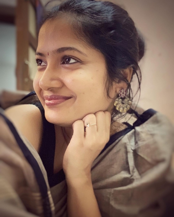 வாவ் செம க்யூட்.. ஹீரோயினா நடிக்கலாமே..நெல்சன் மனைவின் கலக்கல் போட்டோஸ்