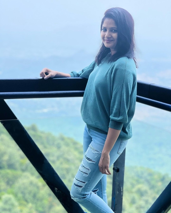 வாவ் செம க்யூட்.. ஹீரோயினா நடிக்கலாமே..நெல்சன் மனைவின் கலக்கல் போட்டோஸ்