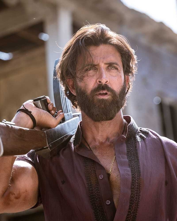 Vikram Vedha Photos HD Images, Pictures, Stills, First Look Posters of