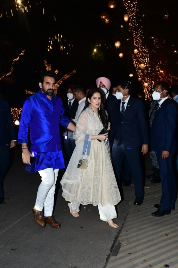 Salman Khan, Ranveer Singh, Janhvi Kapoor and other celebs at Anant Ambani and Radhika Merchant