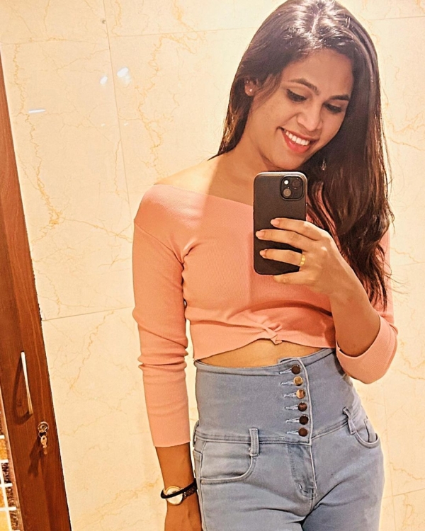 Nadira Mehrin Photos HD Latest Images Pictures Stills Of Nadira nadira-mehrin-photos-hd-latest-images-pictures-stills-of-nadira