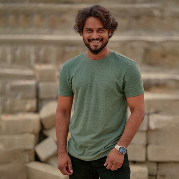 Naveen Shankar Photos: Latest HD Images, Pictures, Stills & Pics