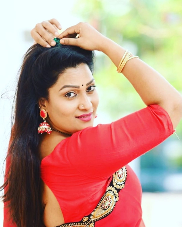 Lirisha Photos: Latest HD Images, Pictures, Stills & Pics - FilmiBeat