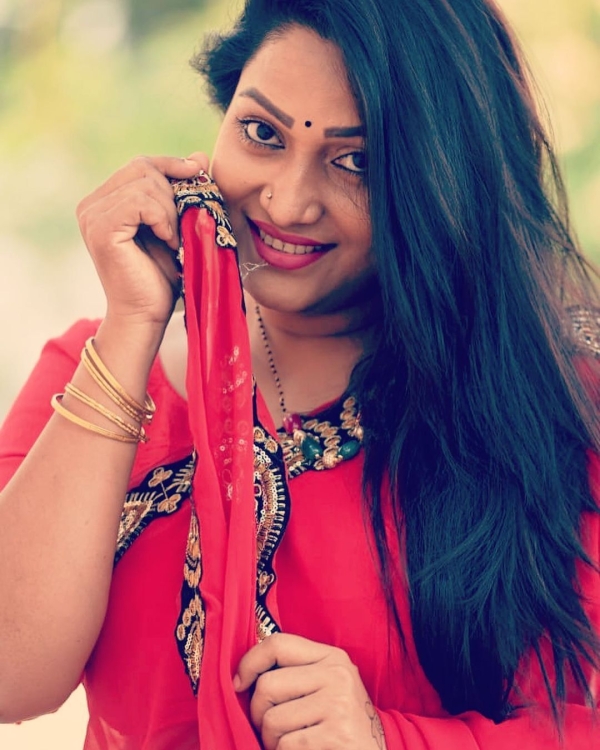 Lirisha Photos: Latest HD Images, Pictures, Stills & Pics - FilmiBeat