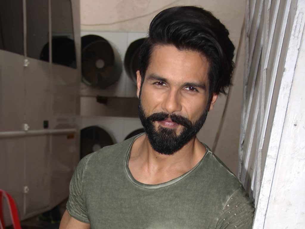 Shahid Kapoor Hd Wallpapers Latest Shahid Kapoor Wallpapers Hd