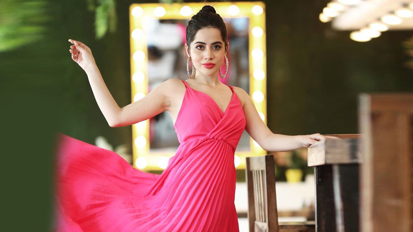 Urfi Javed Biography, Life Story, Career, Awards & Achievements - Filmibeat