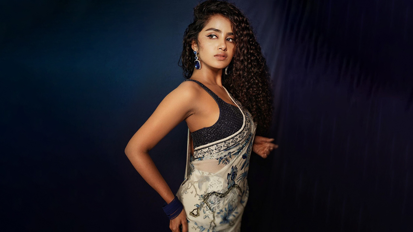 Latest Photos of Anupama Parameswaran