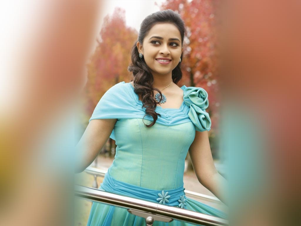 Sri Divya HD Wallpapers | Latest Sri Divya Wallpapers HD Free Download  (1080p to 2K) - FilmiBeat