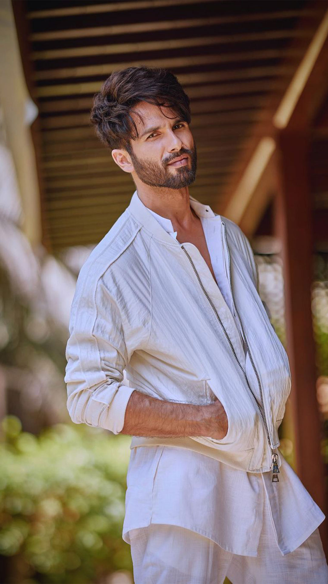 Share more than 170 actor shahid kapoor wallpapers super hot - 3tdesign