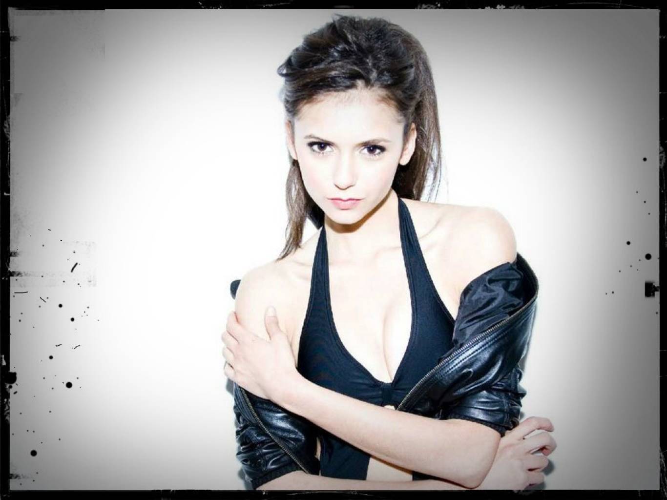 Nina Dobrev Wallpapers