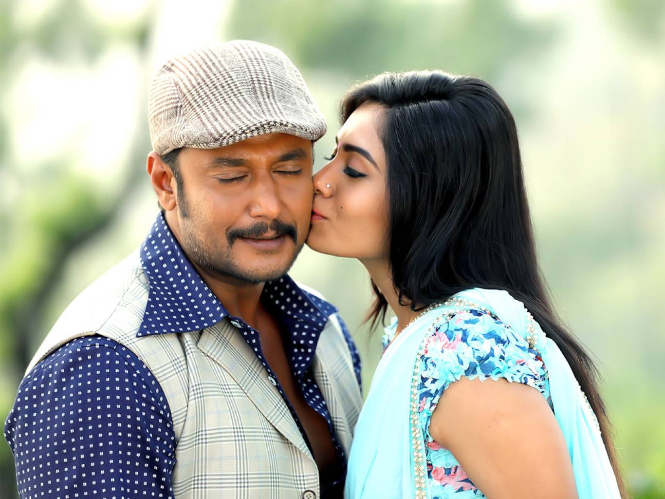 Chakravarthy Movie HD Wallpapers Chakravarthy HD Movie Wallpapers
