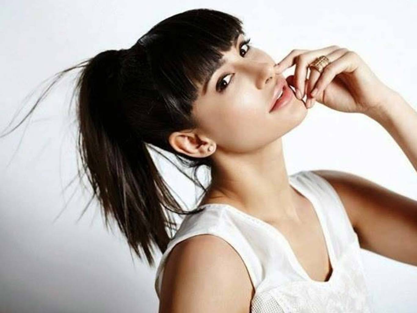 Nargis Fakhri HD Wallpapers | Latest Nargis Fakhri Wallpapers HD Free