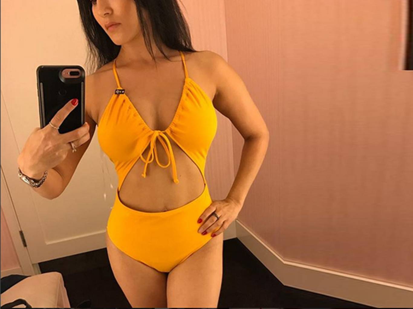 Sunny Leone Wallpapers