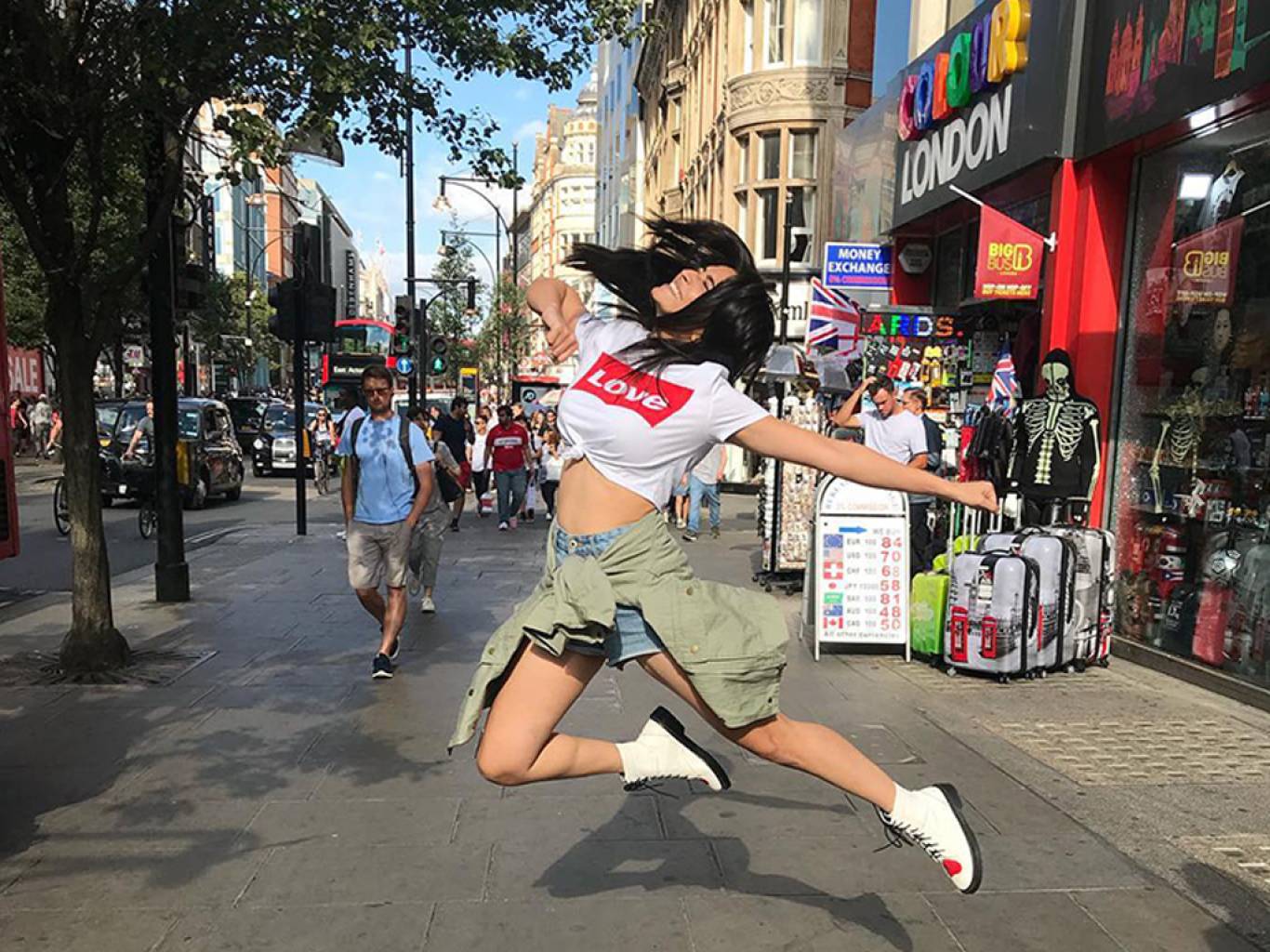 Kriti Kharbanda HD Wallpapers | Latest Kriti Kharbanda Wallpapers HD