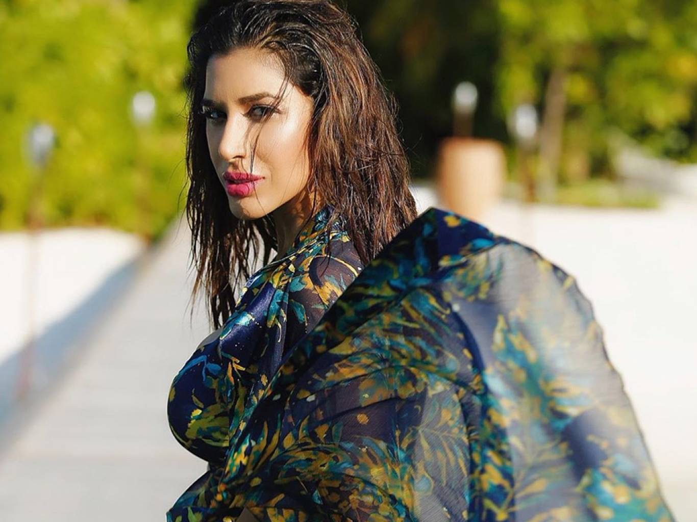 Sophie Choudry Wallpapers