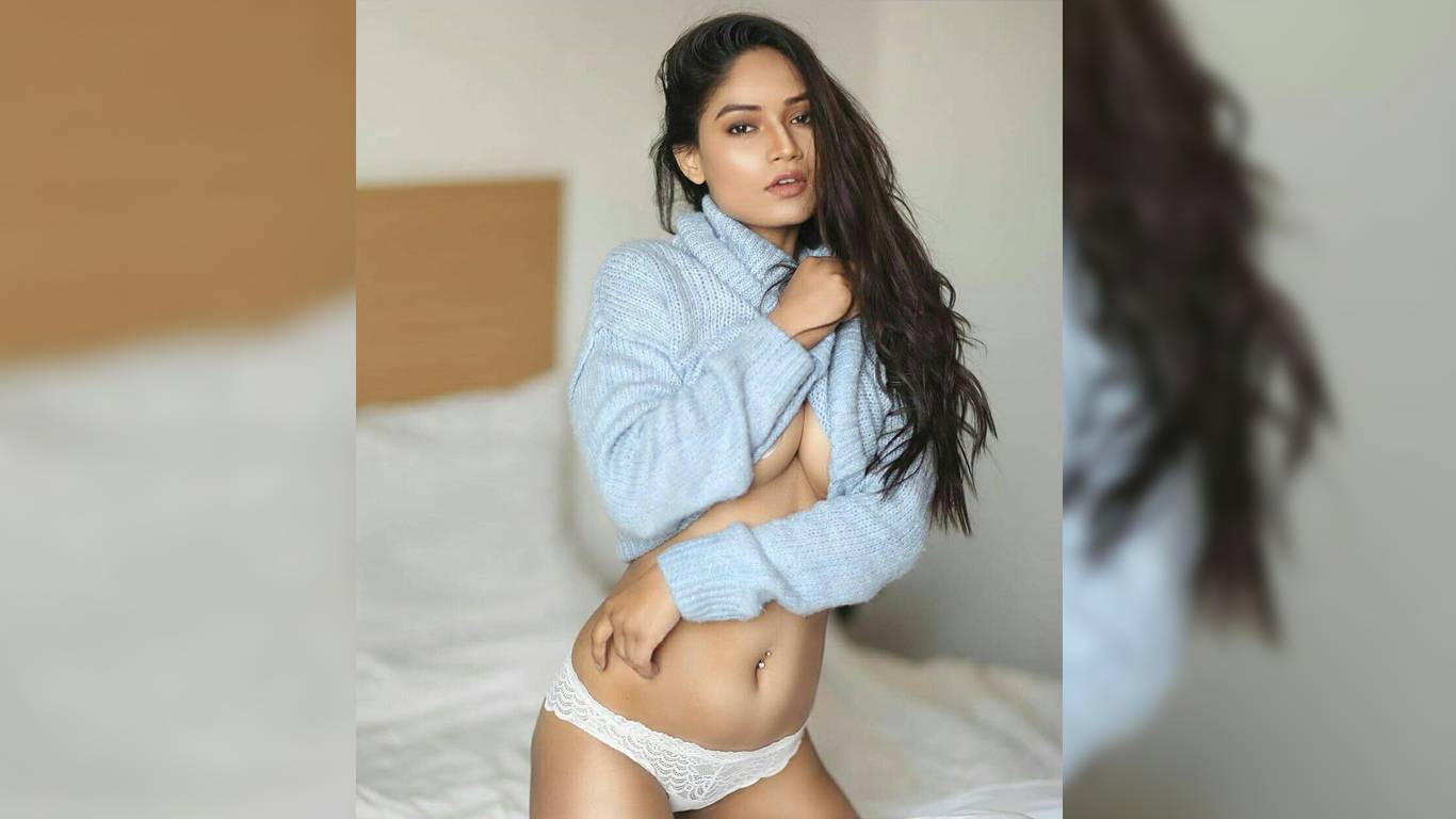 Hot and New Celebrities Wallpapers