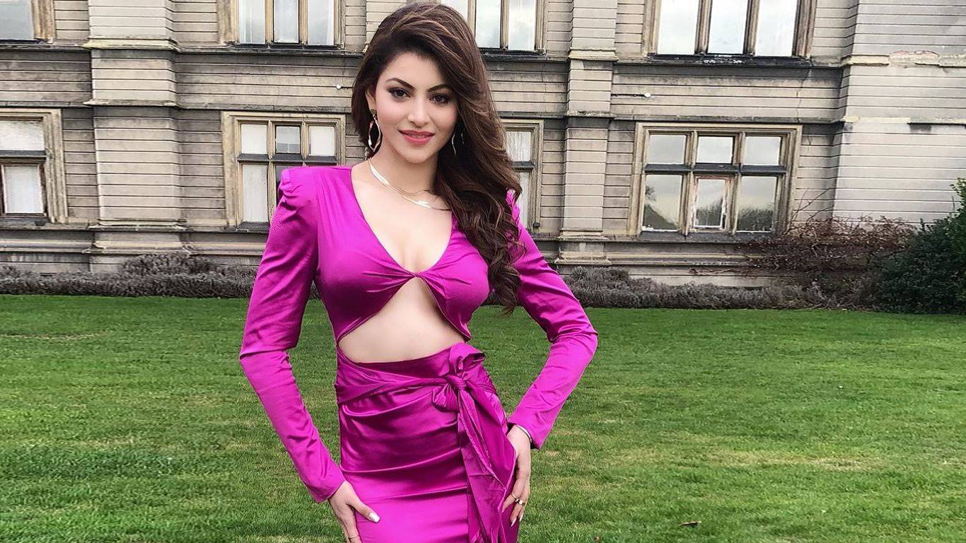 Urvashi Rautela Wallpapers